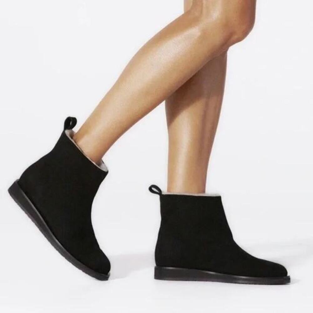 Tamara Mellon Boots 'Inside Edge' Soft Suede Ankle Women's Size EU40 Black